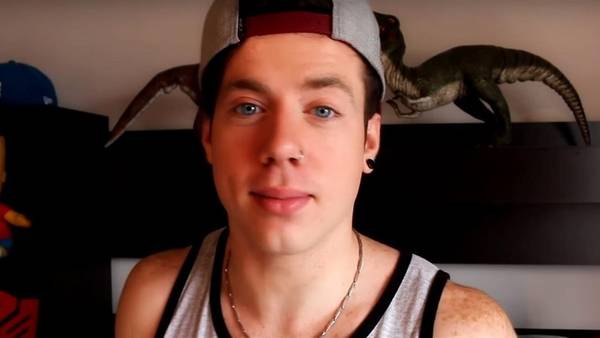 Abusos| Escracharon al youtuber Lucas Castel