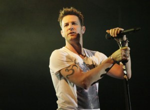 Axel te firma el disco: el m&uacute;sico lanza «Tus ojos mis Ojos»