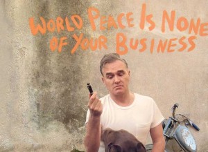 Morrissey presenta un nuevo tema y la tapa de su próximo disco