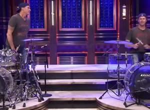 Duelo Chad Smith vs Will Ferrell: Hollywood comiendo nuevamente de la mano de Internet