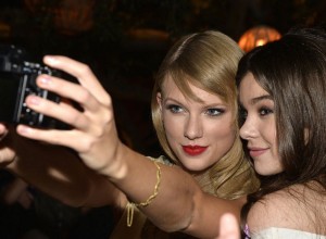 Taylor Swift firma menos aut&oacute;grafos pero se saca m&aacute;s «selfies»