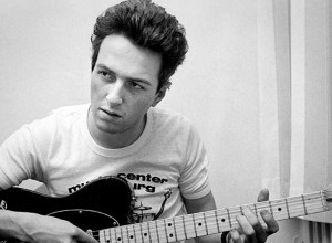 Se subasta un “fierro” que perteneció a Joe Strummer
