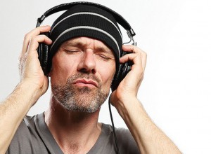 Aseguran que la música con sonidos graves nos hace sentir más poderosos