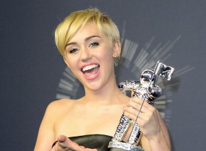 Beyoncé y Miley Cyrus brillaron en los premios MTV