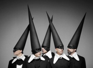 Los Brujos siguen en acción