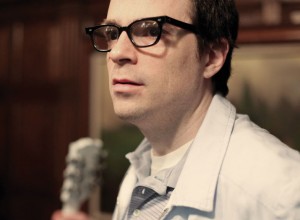 Preparan una sitcom con la vida del cantante de Weezer