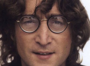 A falta de Beatles: John Lennon en una nube