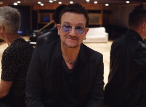 Bono pidió disculpas por la «descarga automática» de su último disco