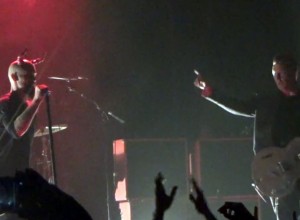 Nick Oliveri participó de un show de Queens Of The Stone Age