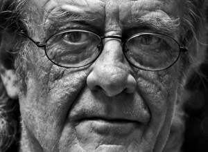 Luis Eduardo Aute, un artista fuera de serie: «Tengo mucha ilusi&oacute;n en esta gira»