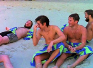 Imperdible: Arctic Monkeys presenta documental sobre su gira sudamericana