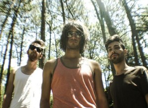 Surfistas del Sistema adelanta sus nuevas canciones en vivo