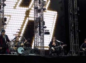 Kiss sin el maquillaje y tocando canciones de Beatles y Led Zeppelin