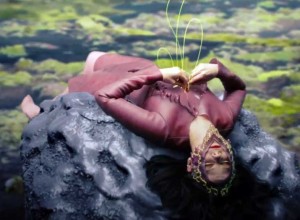 Mirá el nuevo y extraño video de Björk