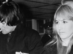 Murió Cynthia Powell, la primera esposa de John Lennon