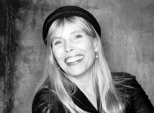 Joni Mitchell se recupera