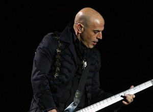 Zeta Bosio: «Vuelvo a colgarme el bajo para tocar»
