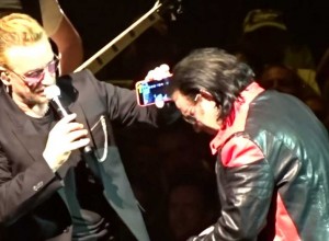 Mirá al imitador de Bono que subió al escenario a cantar durante un show de U2