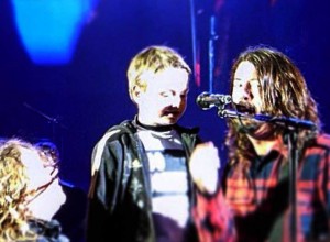 El sueño del pibe: un chico de ocho años subió a cantar junto a Dave Grohl en un recital de Foo Fighters