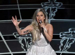 Lady Gaga lucha contra los abusos sexuales en las universidades
