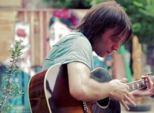 Impresionante: escucha una versión de “Beat It” de Michael Jackson en guitarra acústica