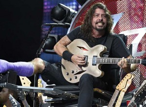 Dave Grohl invitó a su doctor a cantar un cover de The White Stripes durante un show de Foo Fighters
