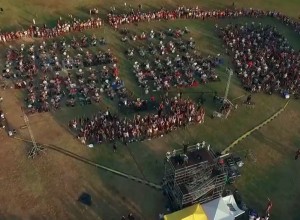 1000 m&uacute;sicos tocaron «Learn To Fly» de Foo Fighters al mismo tiempo