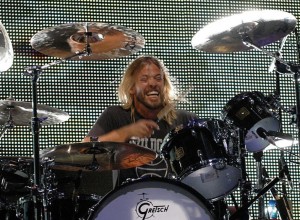 Mirá a Taylor Hawkins de Foo Fighters tocando la batería cuando tenía 15 años