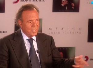 Julio Iglesias: «Me mantiene vivo la pasi&oacute;n»