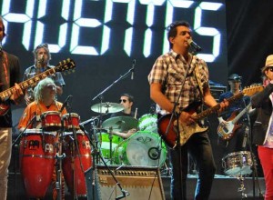 Los Auténticos Decadentes, León Gieco, Estelares y Los Tipitos en el Día del Estudiante Solidario