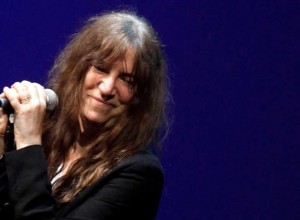 Después de casi 40 años, una fan le devolvió a Patti Smith un bolso que le habían robado