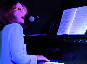 Una voz entre dos aguas