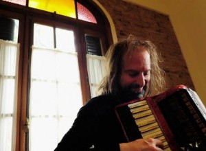 Chango Spasiuk: â€œSi no estÃ¡s en paz, no hay bienestarâ€�