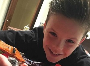 Cruz Beckham, el hijo de David Beckham, debutó como cantante con una canción de Navidad