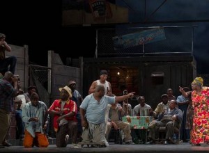 Un lirismo intenso y multitudinario