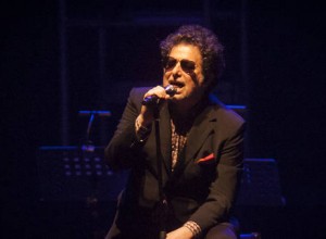 Andrés Calamaro: un show acústico y a su medida