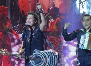 Carlos Vives, a puro ritmo y energía colombiana