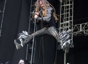 «Maximus Festival»: un vistoso desfile de tribus metaleras