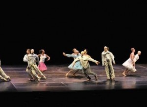 Momix: destreza, despliegue y humor