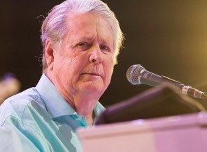 Brian Wilson sigue de gira a los 75 años: un encuentro con la historia