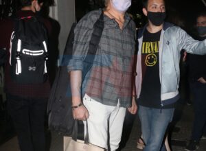 Charly García saludó a sus fanáticos desde el balcón de su casa en el día de su cumpleaños