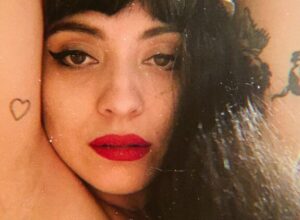 Mon Laferte sorprendió con una foto que dividió las opiniones de sus fans