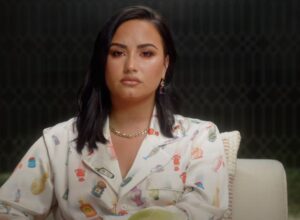 Demi Lovato sufrió tres derrames cerebrales y un ataque cardíaco por sobredosis