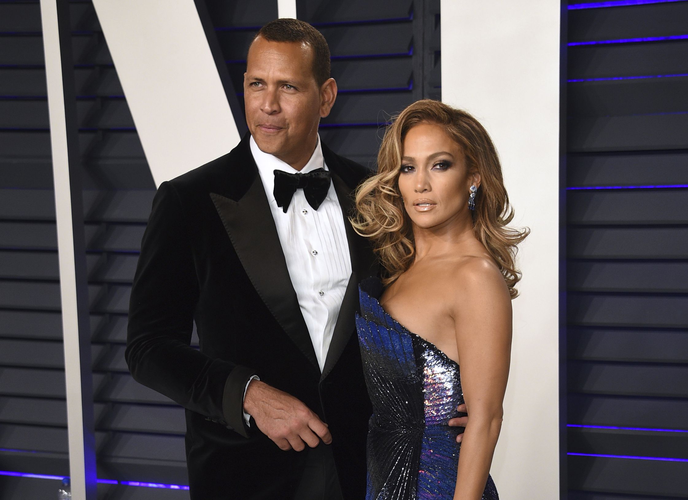 Alex Rodríguez y Jennifer Lopez llegan a la fiesta del Oscar de Vanity Fair en Beverly Hills, California, el 24 de febrero de 2019. (Foto: AP/Evan Agostini/Invision)