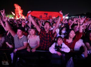 Wuhan organizó un megafestival sin distanciamiento social ni barbijos