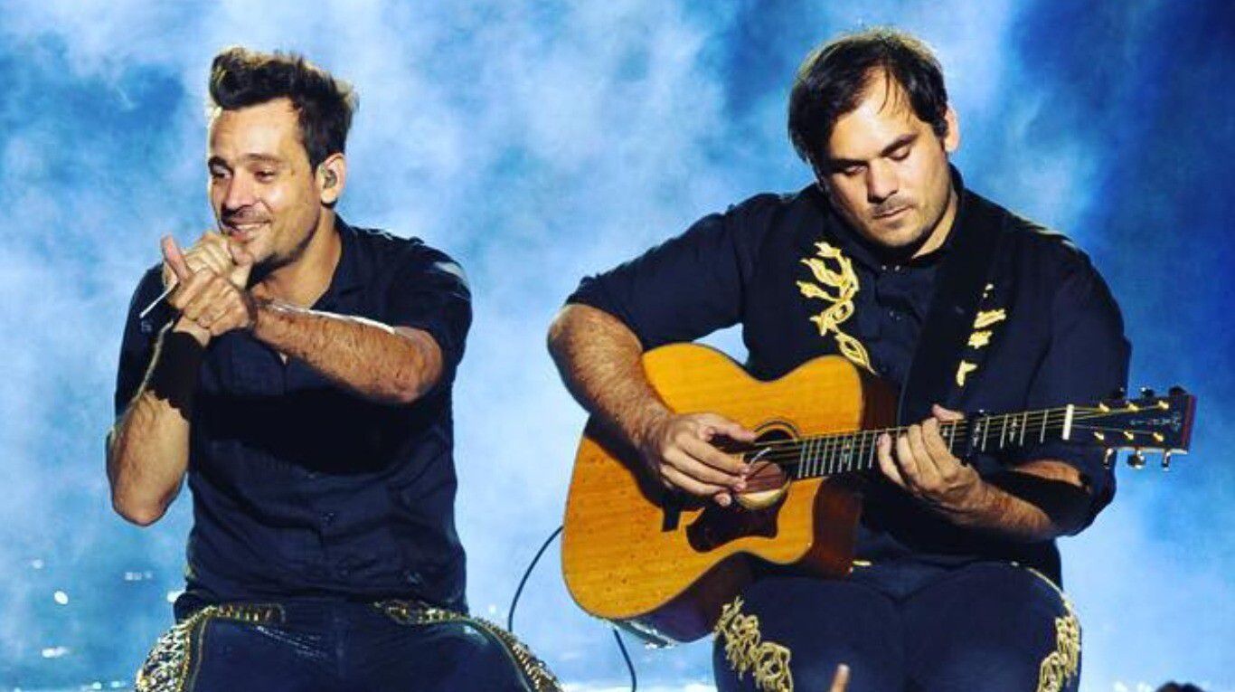 Chano junto a su hermano Bambi. (Foto: Instagram /@Tanbionica)