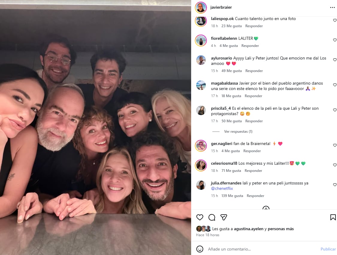 La foto de Lali Espósito y Peter Lanzani en una cena con amigos que alimentó rumores de un futuro proyecto. (Foto: Instagram / @javierbraier).
