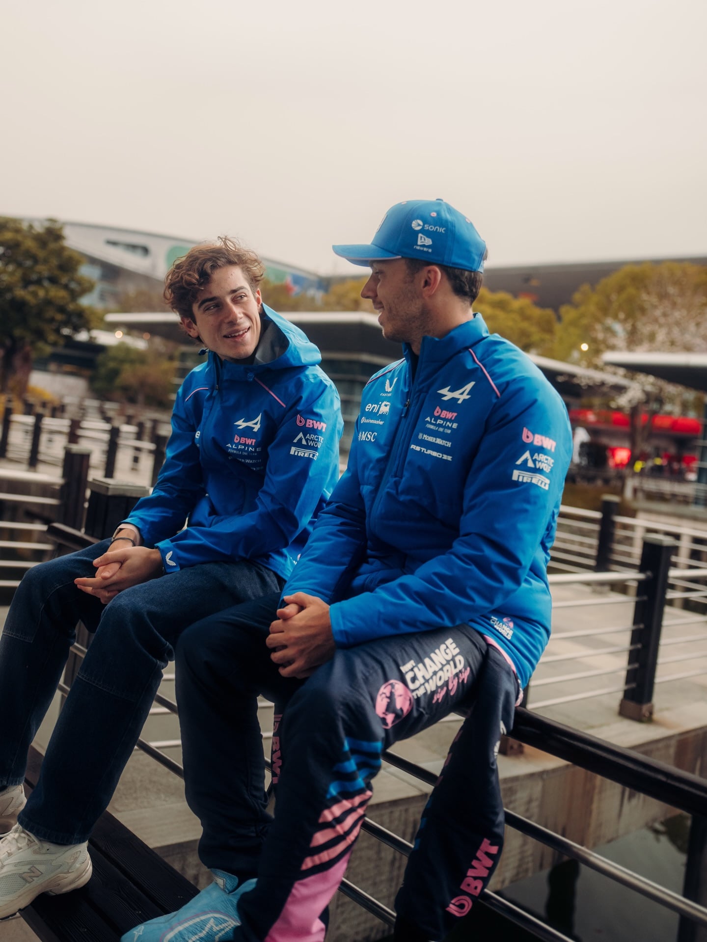 Franco Colapinto y Pierre Gasly serán chicos Gucci. (Foto: IG/@alpinef1team)