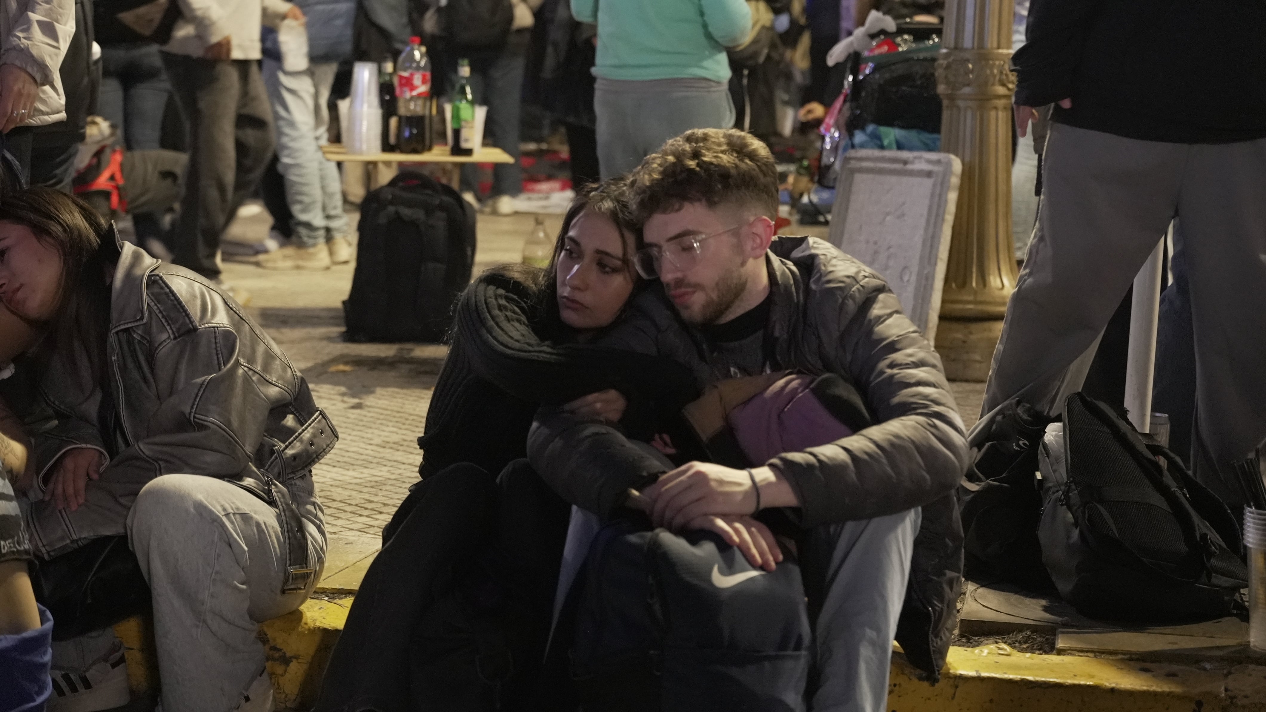 Entre lágrimas y nostalgia, los fanáticos despidieron a su ídolo. (Foto: TN / Juan Pablo Chaves)