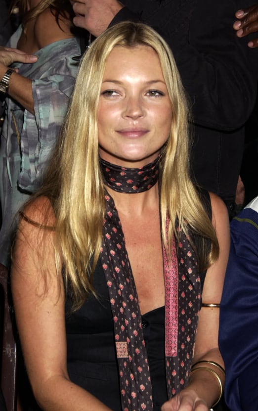 Por qué la bufanda finita volvió a ser protagonista. (Foto: Gentileza Vogue)